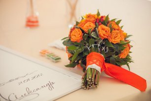 Апельсиновая свадьба, атрибутика, букет невесты