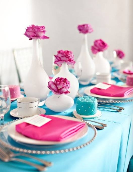 Декор банкетного стола в голубом, розовом цвете