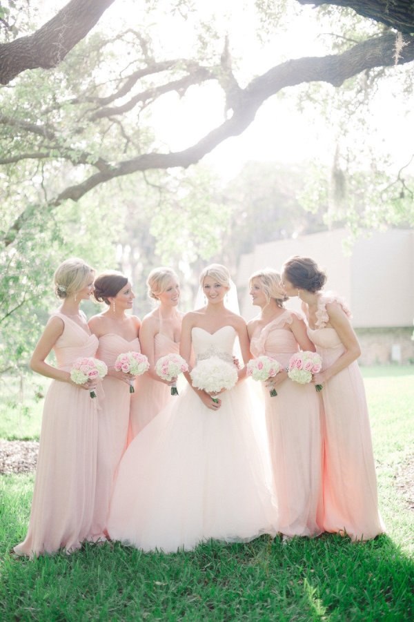 Платья подружек невесты розовые