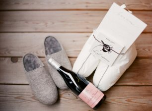 Тапочки и вино