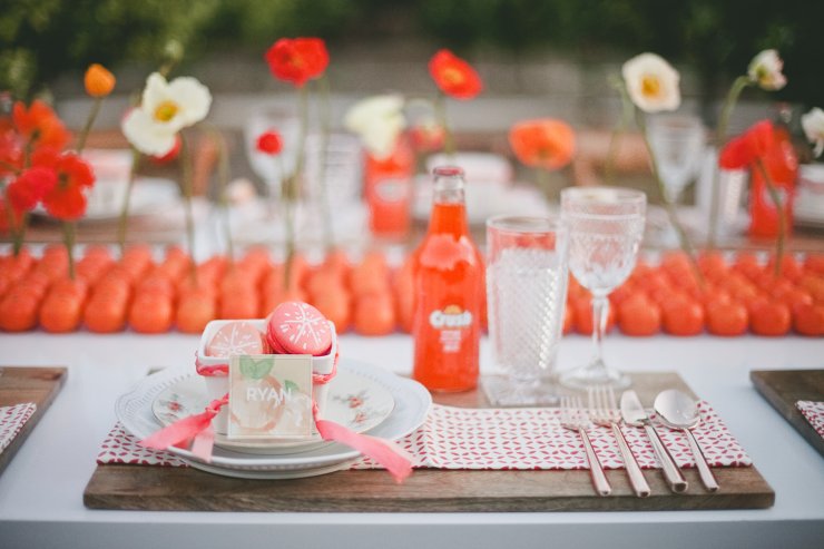 Оформление свадебного стола в красном, розовых цветах