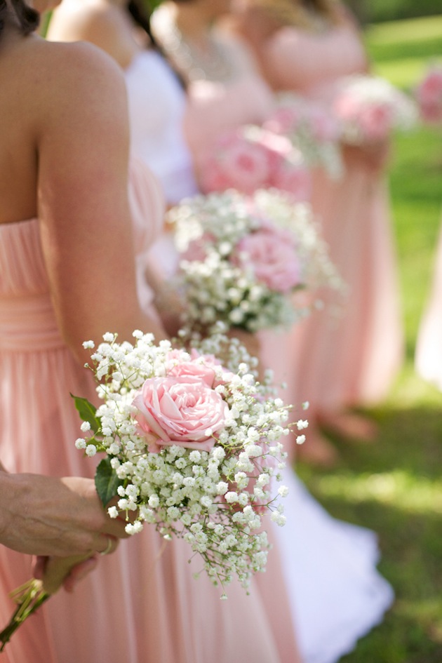 Платья и букеты подружек невесты розовые