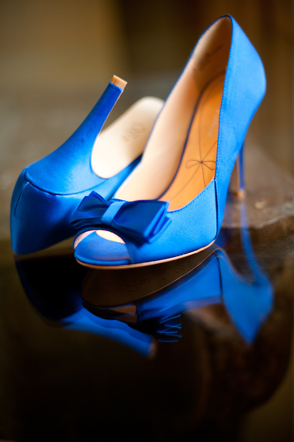 Туфли невесты в синем цвете