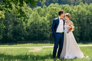 Бело-красная летняя свадьба