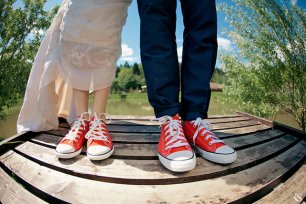 Бело-красная летняя свадьба