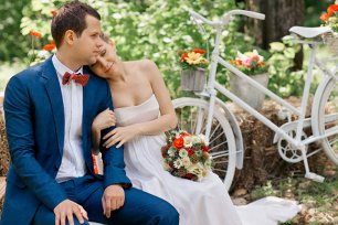 Бело-красная летняя свадьба