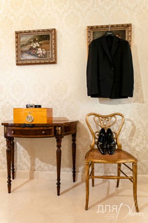 Костюм и туфли жениха