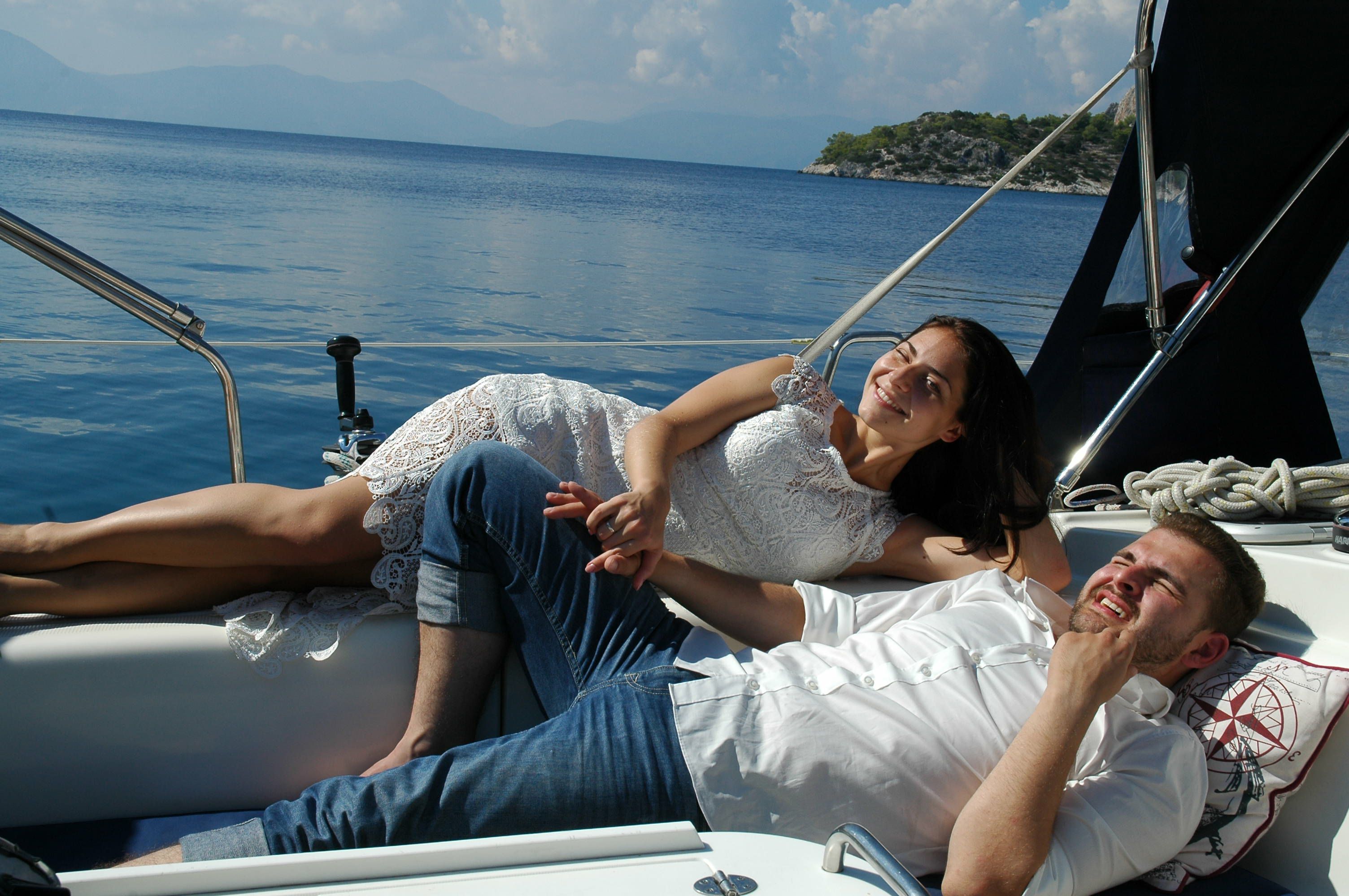 Наташа и Роман - стоит женится ради медового месяца)