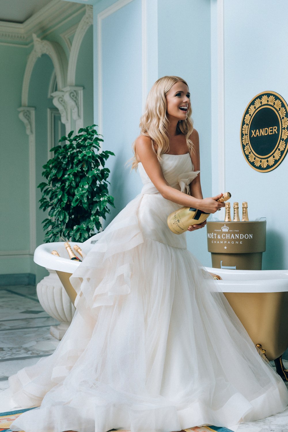 Идеальные свадебные образы для невест со светлыми волосами