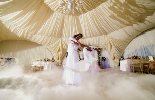 Яркая свадьба Сергея и Марины в яблоневом саду