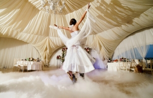 Яркая свадьба Сергея и Марины в яблоневом саду