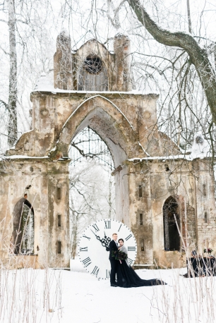 Готичная зимняя свадьба в стиле фильмов Тима Бертона
