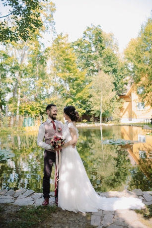 Надя и Леша. Романтика лесной глубинки