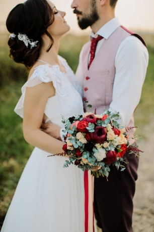 Надя и Леша. Романтика лесной глубинки