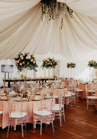 свадьба в шатре в персиковых тонах, организатор KATE & LEO