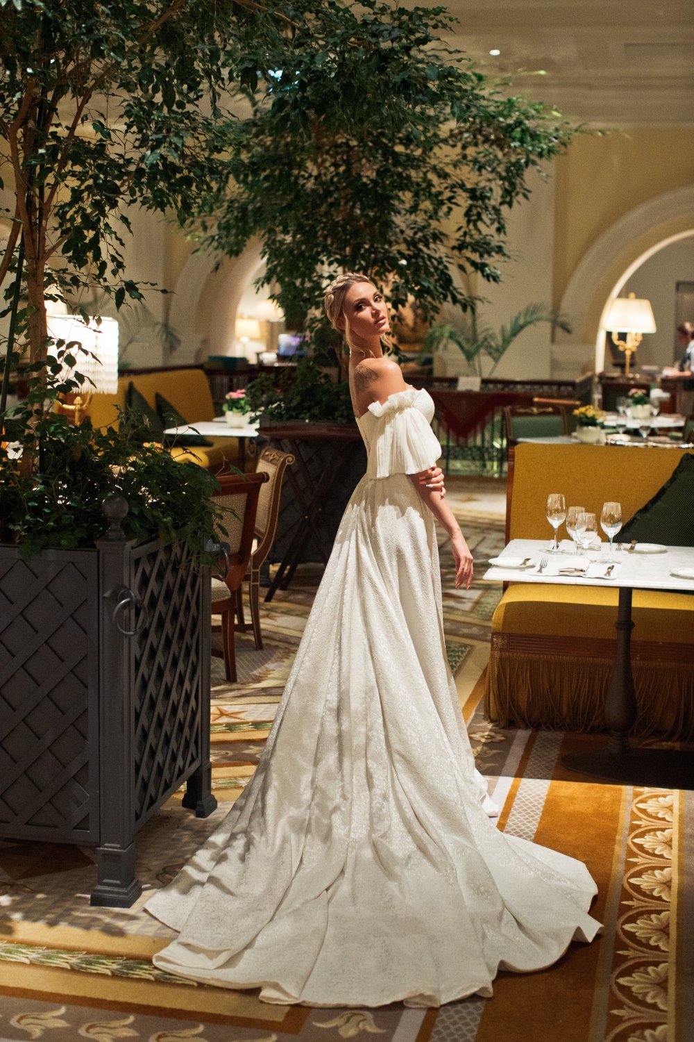 Показ L'avenir на White Sposa Fashion Day