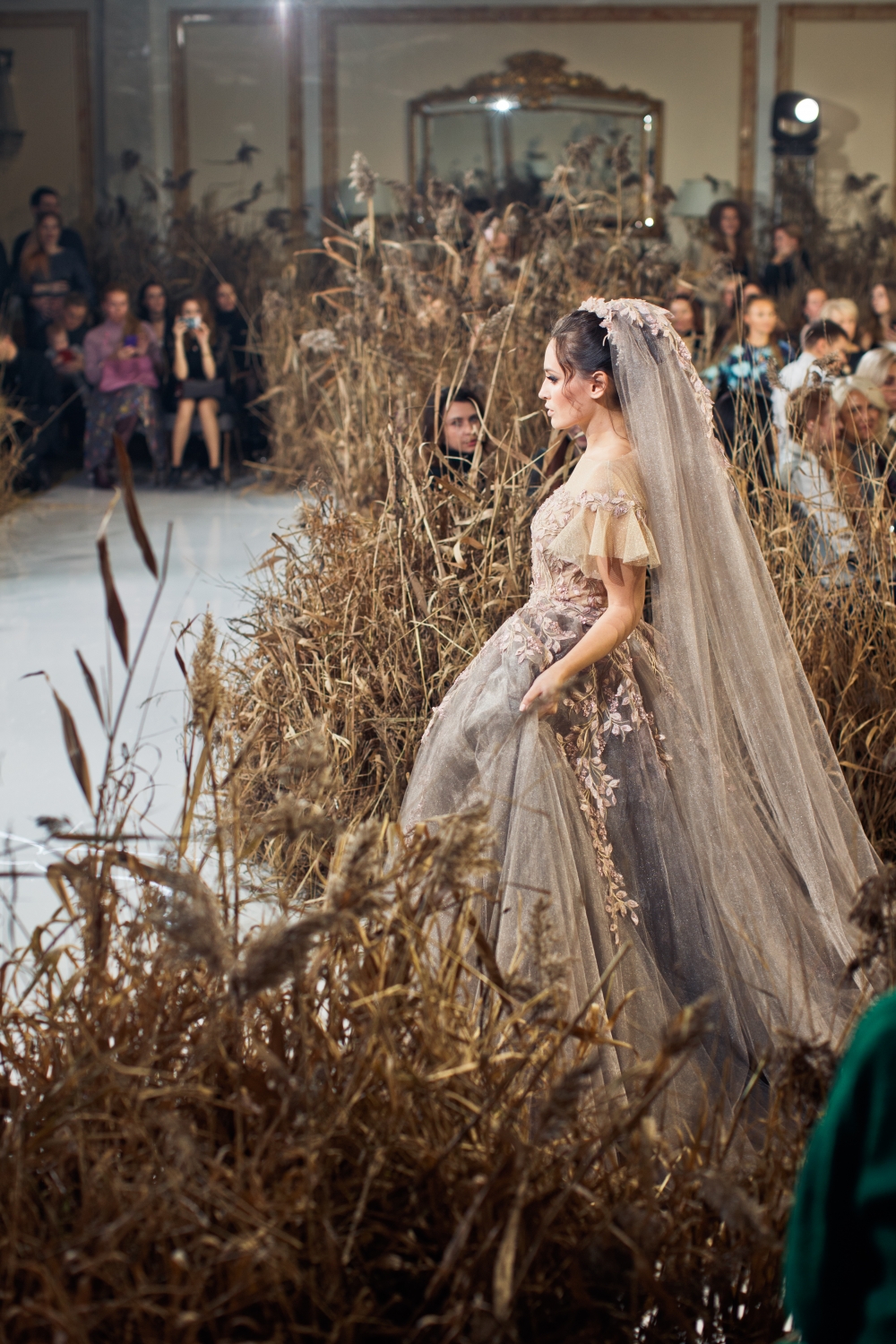 Показ L'avenir на White Sposa Fashion Day
