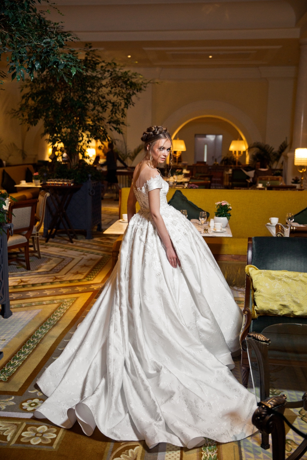 Показ L'avenir на White Sposa Fashion Day