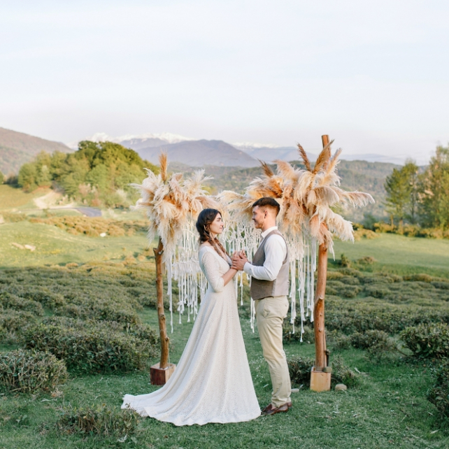 свадебная арка с пампасной травой, фотограф КСЕНИЯ ДЕЙЧ