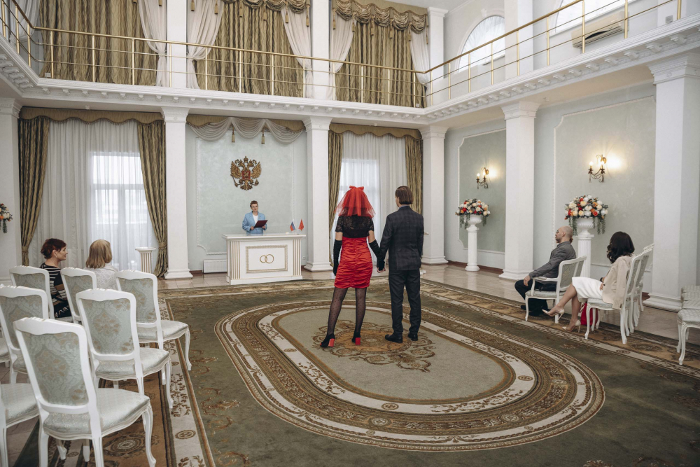 Красная свадьба Розы и Сергея в зимнем Санкт Петербурге.