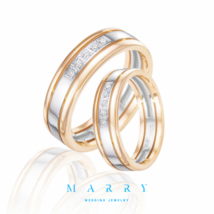 Изящная пара обручальных колец из красного золота 585 пробы со вставкой из десяти сияющих бриллиантов, общим весом 0,076ct, 3/5, станут стильным дополнением к вашему свадебному образу.  Цена от 75 800 рублей (за пару). 

Стоимость колец представлена за пару и зависит от их размера. Изделие может быть выполнено из красного, белого или желтого золота. Украшения из желтого золота изготавливаются под заказ, о наличии изделий из красного и белого золота на складе уточняйте у менеджера. Цвет металла на стоимость изделия не влияет.