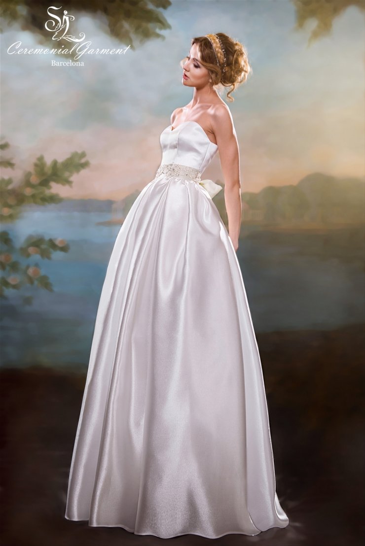 Коллекция "SL Ceremonial Garment Barcelona" 
Дизайнер Svetlana Lyalina