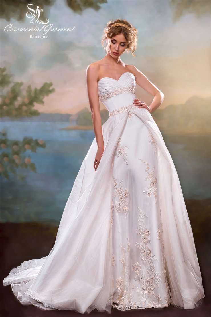 Коллекция "SL Ceremonial Garment Barcelona" 
Дизайнер Svetlana Lyalina