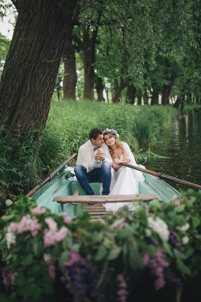 Организатор – Oros Wedding
Фото - Фотогруппа Шоколад
Видео - Илья Дедков
Декор - Bridge decor
Флористика - Цветочная лавка FIORELLINO
Платье - Пион свадебная мастерская
Макияж и прическа - Вероника Харламова
Бабочка - GARCON
Сладости - Rabbit's Kitchen