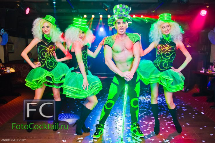 Veden`ev Show
www.show-mix.ru
+7-926-577-35-54
Эффектные костюмированные номера для любого торжества! 