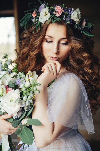 Фотографии https://www.instagram.com/kukla_pa/
Флористика https://www.instagram.com/florist_kate/ 
Свадебный стилист https://www.instagram.com/kseniyaermoshina/