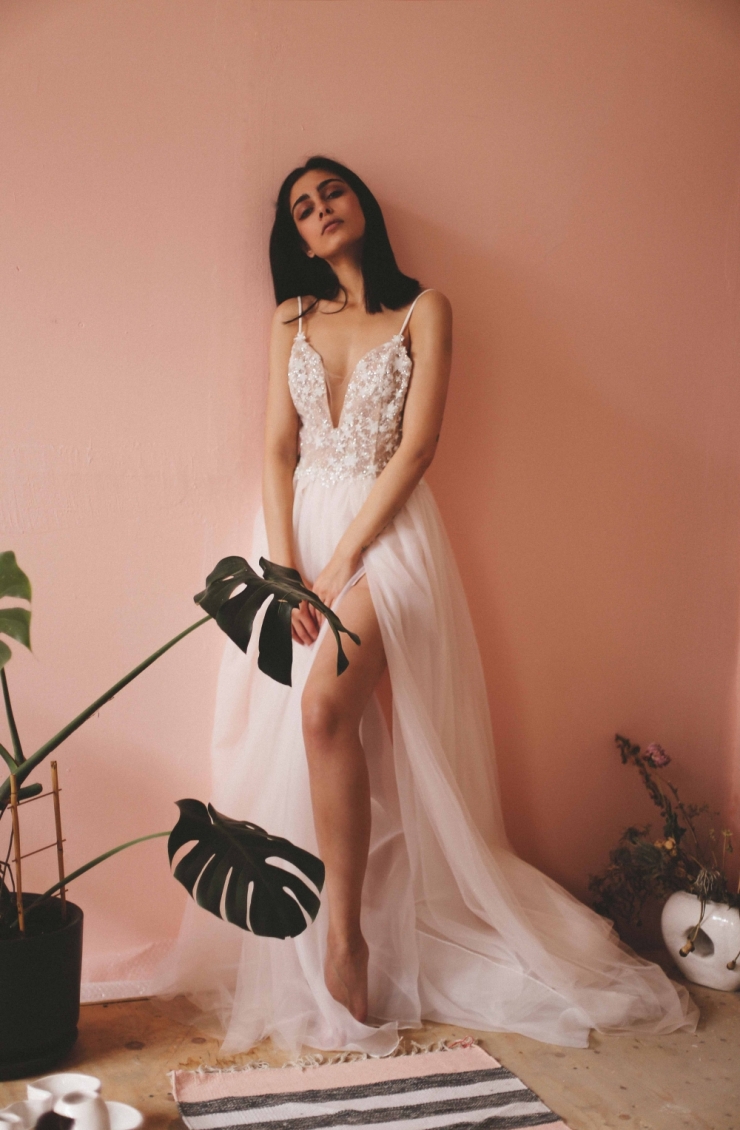 Необычное свадебное платье со звездами от Фата и Перья, коллекция Counting Stars Wedding Dresses 2019
@fataiperya @boomblush