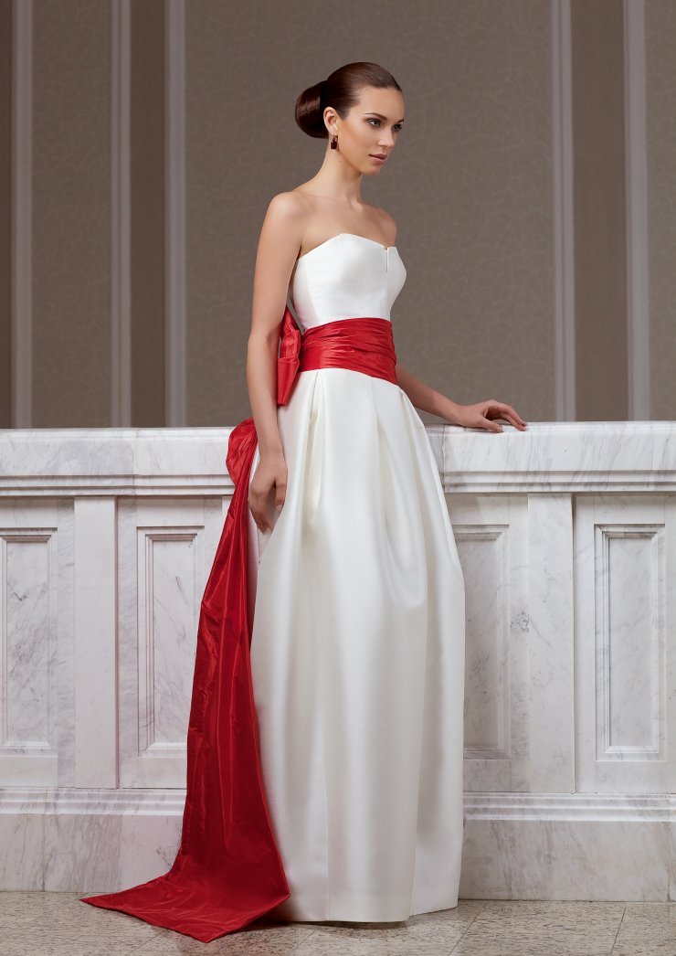 Белое свадебное платье с красным поясом (77 фото)