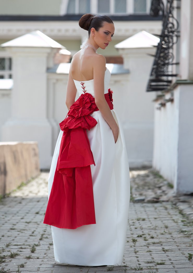 Красно белое свадебное платье (77 фото)
