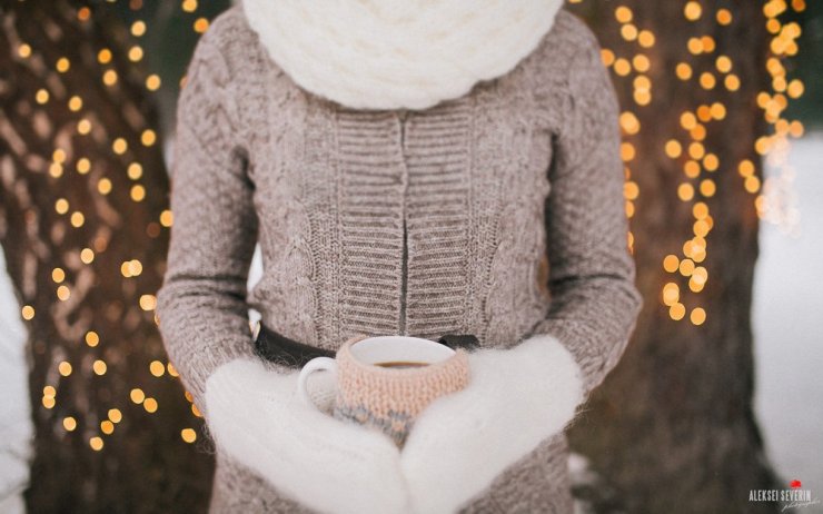 Теплый вязаный свитер
