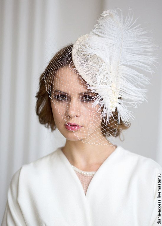 http://www.fashion-piart.ru/catalog/Vualetki_aksessuary_dlya_volos_svadebnye/