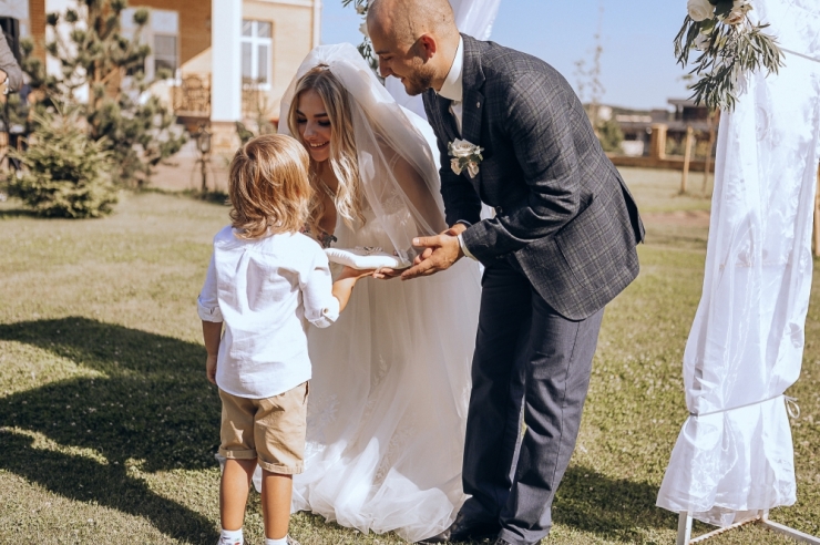 Евгений Гомон – ведущий на свадьбу с чувством юмора в Москве и Санкт-Петербурге.