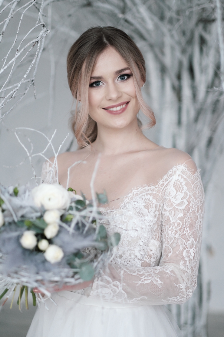 Платье с мягким корсетом, фатиновой юбкой без колец.