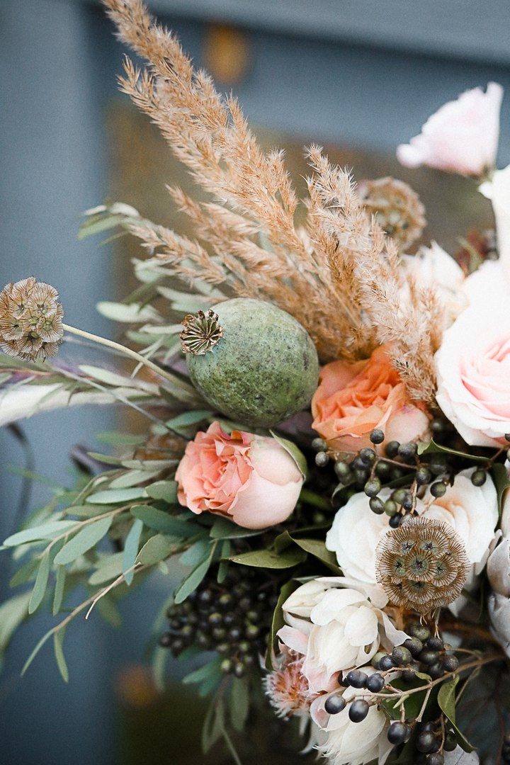 Флористика и декор S.A.M.flowers. 
Фотограф Мария Апрельская 
Видеограф Олег Карпов 
Макияж и причёска Ольга Андреева 
Стилист, шоппер Катерина Фишер