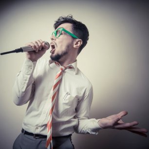 Караоке на свадьбе: за и против