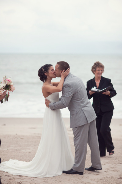 свадебный поцелуй