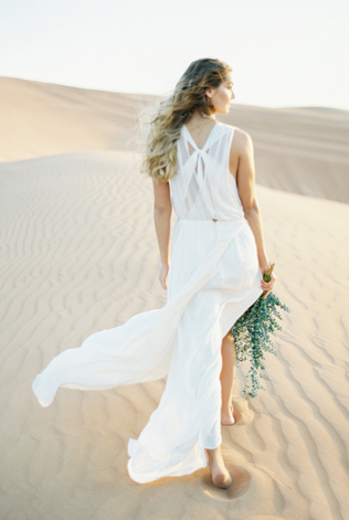 Свадебное платье на ветру