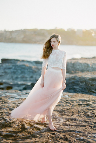 Свадебное платье на ветру