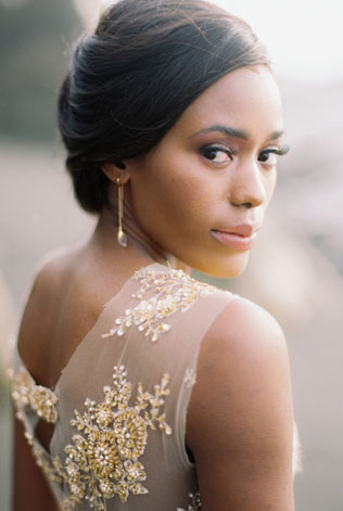 Спинка свадебного платья