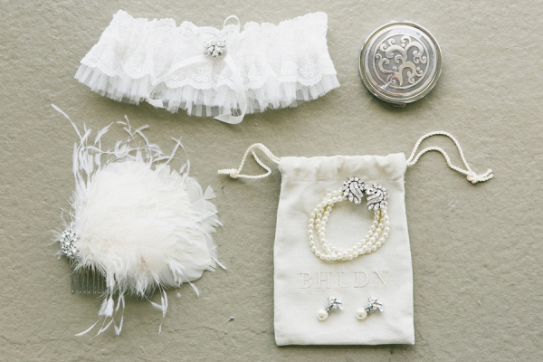 детали наряда невесты