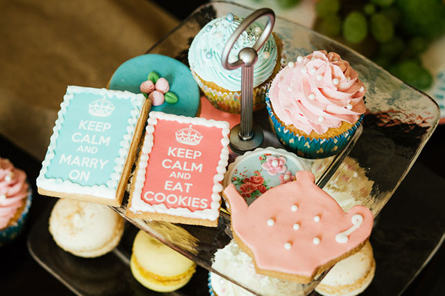 Свадьба в английском стиле, печенья для сладкого стола