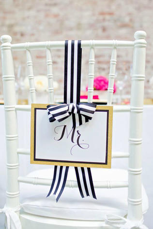 Стул с бантом