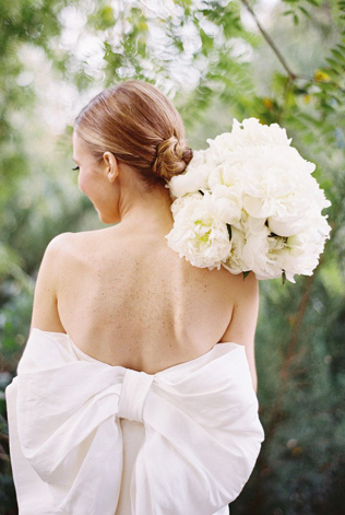 Платье невесты с бантом