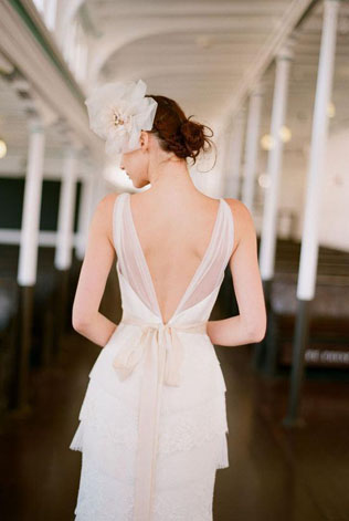 Свадебное платье с бантом