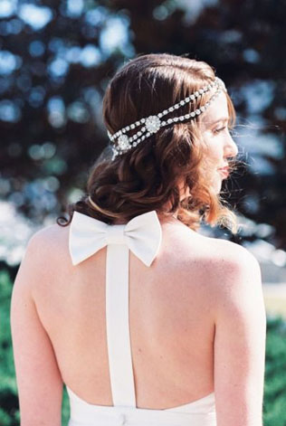 Свадебное платье с бантом	