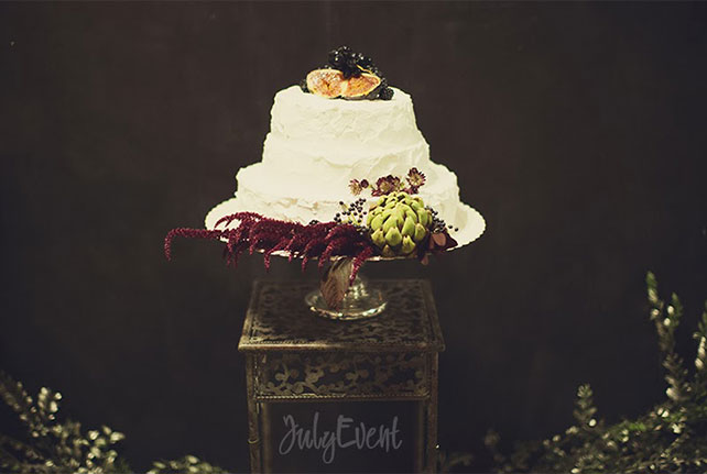 Антон и Татьяна, богемная свадьба бордового цвета